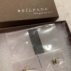 Heart stud earrings-sterling